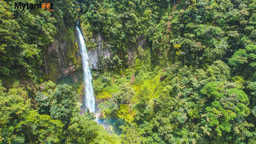 Children's Eternal Rainforest pocosol station - Pocosol waterfall