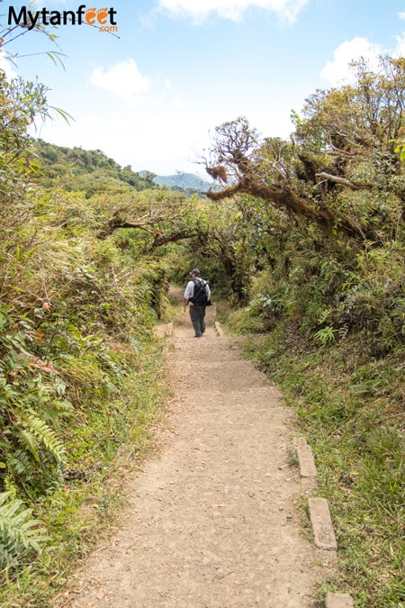 Hiking Monteverde Cloud Forest Reserve - sendero ventana