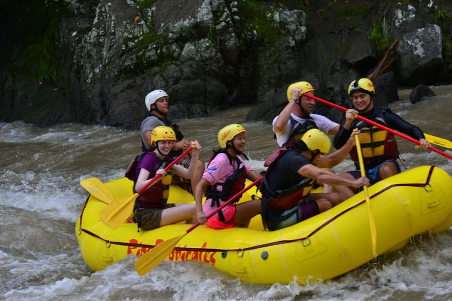 How to get around Costa Rica - white water rafting