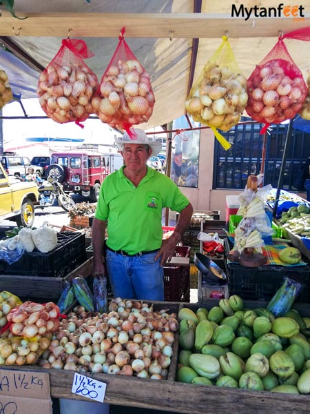 Costa-Rica-farmers-market-in-Heredia