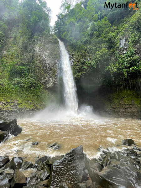 La Fortuna waterfall rainy season